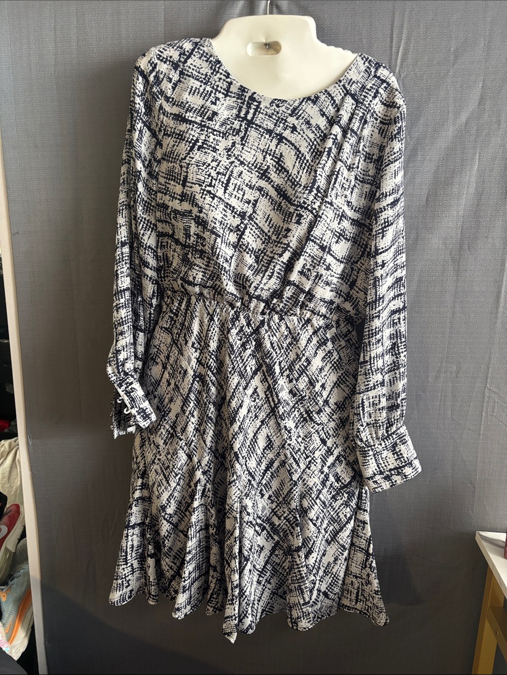 Banana Republic Women’s Long sleeve dress